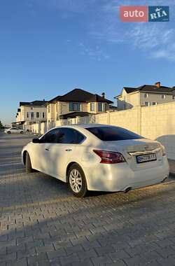 Седан Nissan Altima 2012 в Одесі