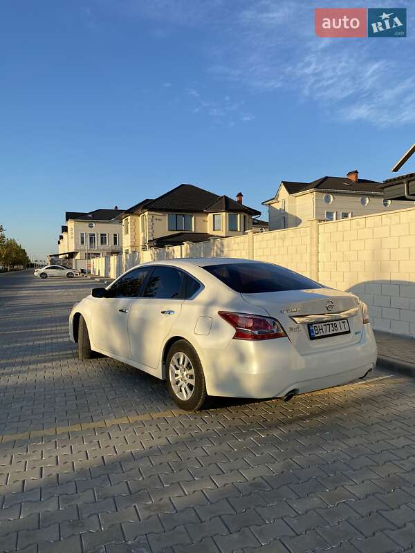 Седан Nissan Altima 2012 в Одесі