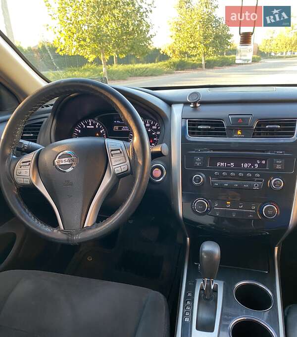 Седан Nissan Altima 2012 в Одесі