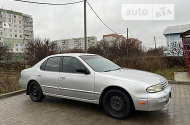 Седан Nissan Altima 1996 в Івано-Франківську