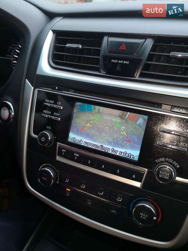 Седан Nissan Altima 2016 в Жовтих Водах