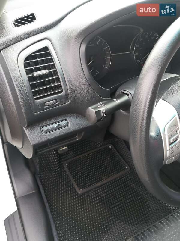 Седан Nissan Altima 2016 в Жовтих Водах