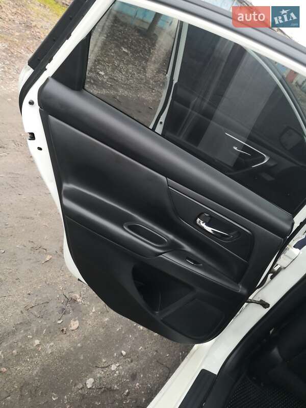 Седан Nissan Altima 2016 в Жовтих Водах