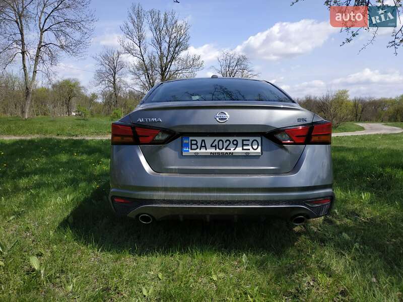 Седан Nissan Altima 2018 в Киеве