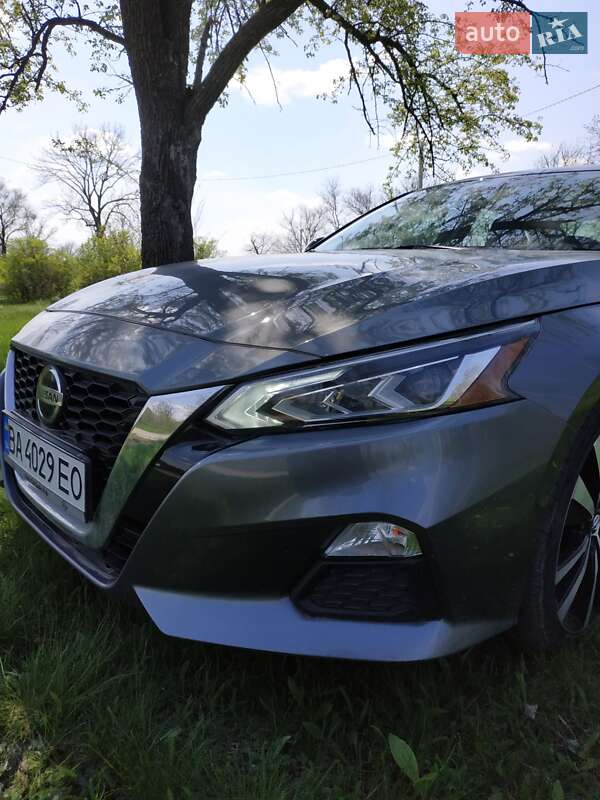 Седан Nissan Altima 2018 в Киеве