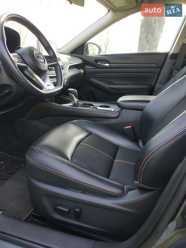 Седан Nissan Altima 2018 в Киеве