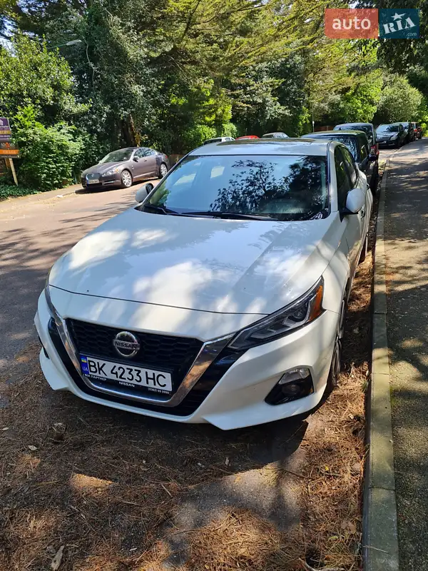 Nissan Altima 2019