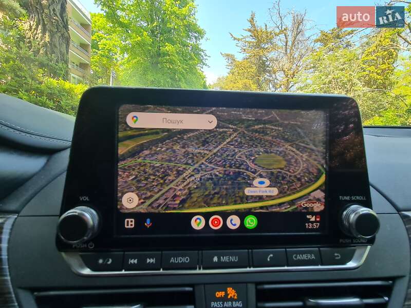 Седан Nissan Altima 2019 в Ровно