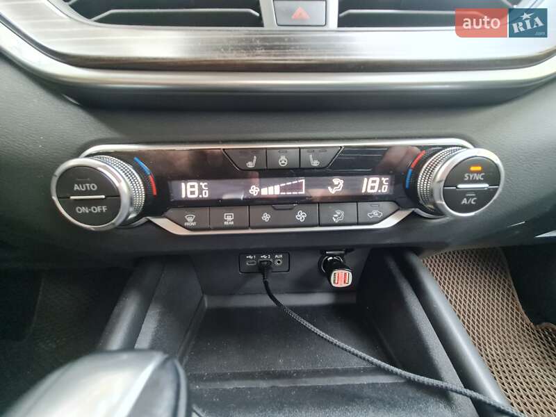 Седан Nissan Altima 2019 в Ровно