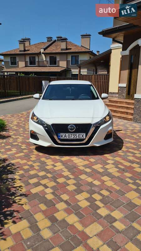 Седан Nissan Altima 2018 в Киеве фото 2 Седан Nissan Altima 2018 в Киеве