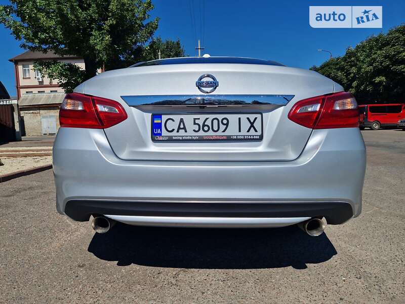 Седан Nissan Altima 2016 в Черкасах