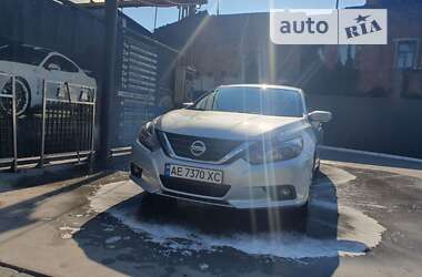 Седан Nissan Altima 2017 в Днепре