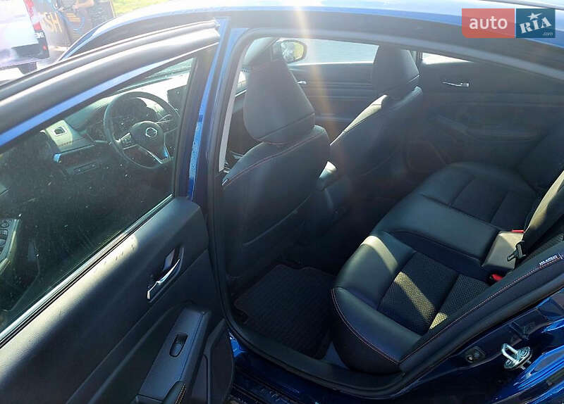 Седан Nissan Altima 2019 в Киеве