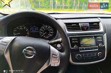 Седан Nissan Altima 2016 в 