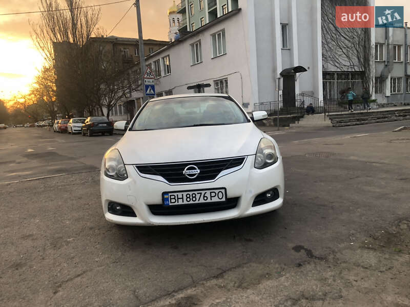 Купе Nissan Altima 2010 в Одессе фото 5 Купе Nissan Altima 2010 в Одессе