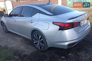 Седан Nissan Altima 2019 в Запоріжжі