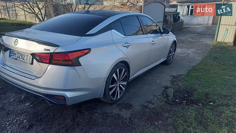 Nissan Altima 2019