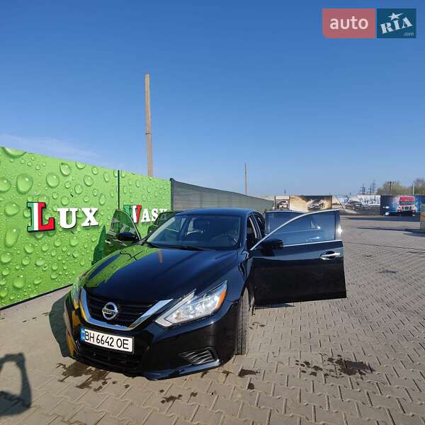 Седан Nissan Altima 2016 в Одессе