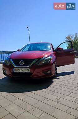 Седан Nissan Altima 2016 в 