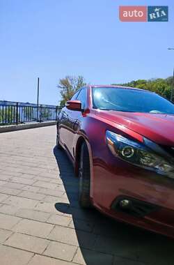 Седан Nissan Altima 2016 в 
