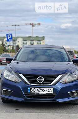 Седан Nissan Altima 2017 в Тернополе