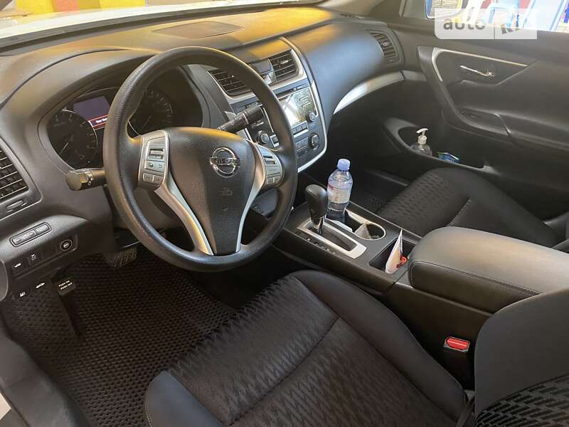 Седан Nissan Altima 2018 в Днепре