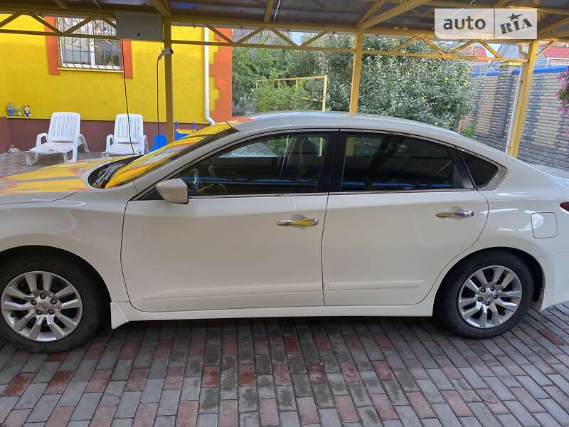 Седан Nissan Altima 2018 в Днепре