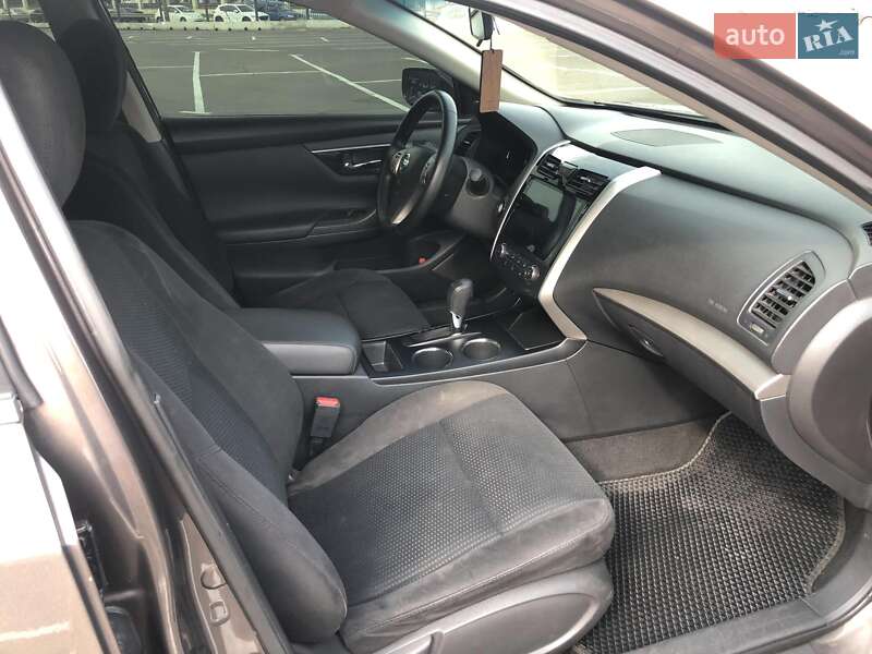 Седан Nissan Altima 2013 в Одесі