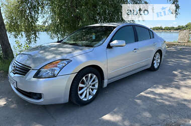 Седан Nissan Altima 2007 в Смоліному