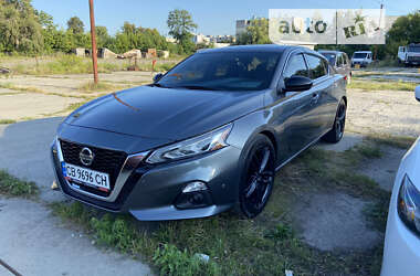 Седан Nissan Altima 2019 в Чернігові