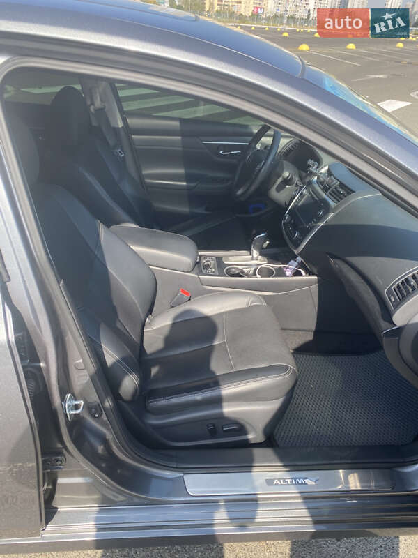 Седан Nissan Altima 2017 в Києві