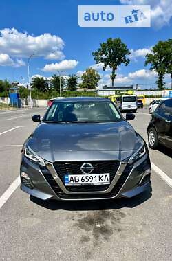 Седан Nissan Altima 2018 в Бершаді