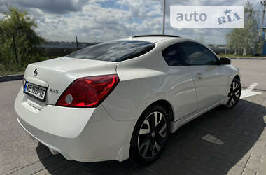 Купе Nissan Altima 2010 в Днепре