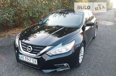 Седан Nissan Altima 2015 в Дніпрі