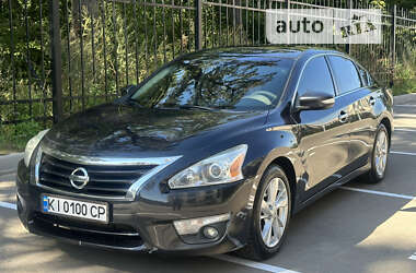 Седан Nissan Altima 2013 в Києві