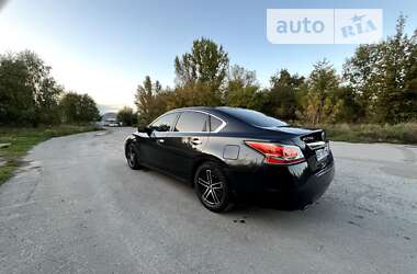 Седан Nissan Altima 2014 в Хмельницькому