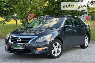 Седан Nissan Altima 2014 в Киеве