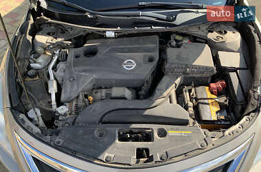Седан Nissan Altima 2015 в 