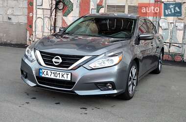 Седан Nissan Altima 2017 в Киеве