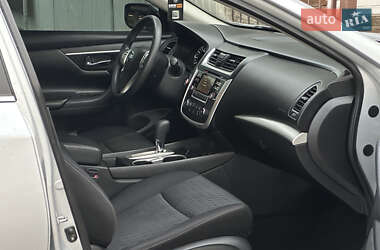Седан Nissan Altima 2016 в 