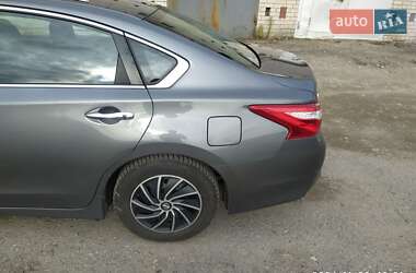 Седан Nissan Altima 2016 в 