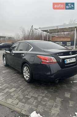 Седан Nissan Altima 2014 в Полтаві