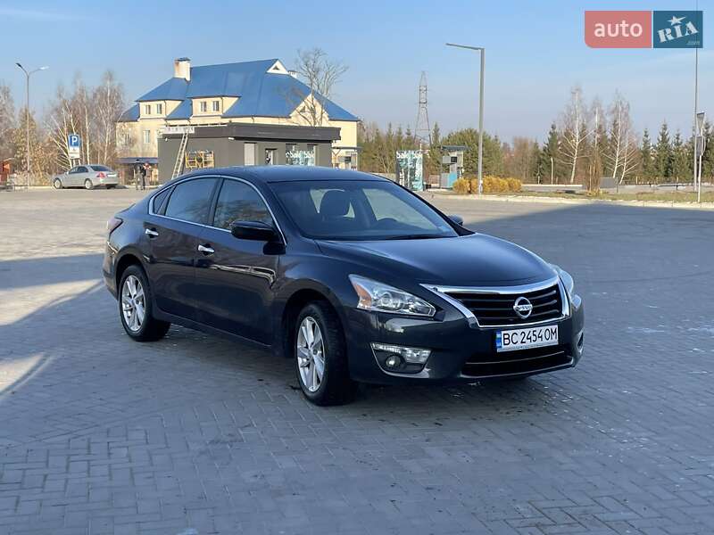 Седан Nissan Altima 2015 в Сокалі
