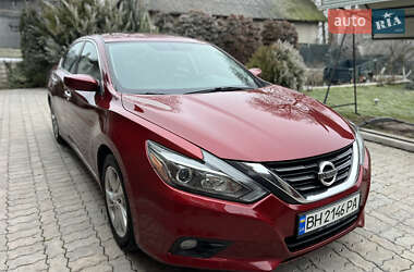 Седан Nissan Altima 2016 в Тернополе