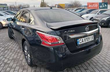 Седан Nissan Altima 2015 в Николаеве