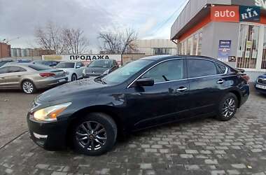 Седан Nissan Altima 2015 в Николаеве