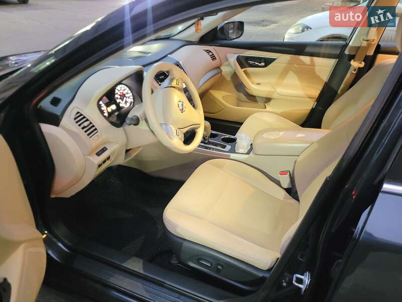 Седан Nissan Altima 2015 в Харкові
