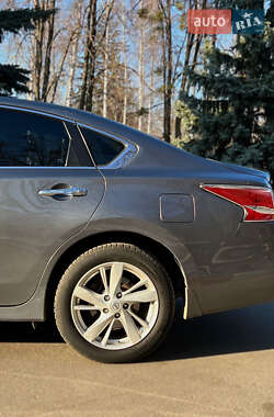 Седан Nissan Altima 2014 в 