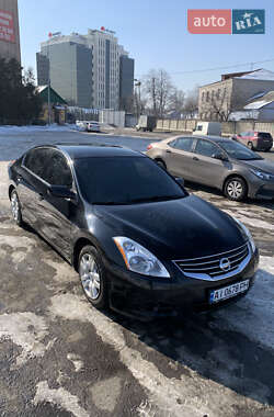 Седан Nissan Altima 2010 в Києві