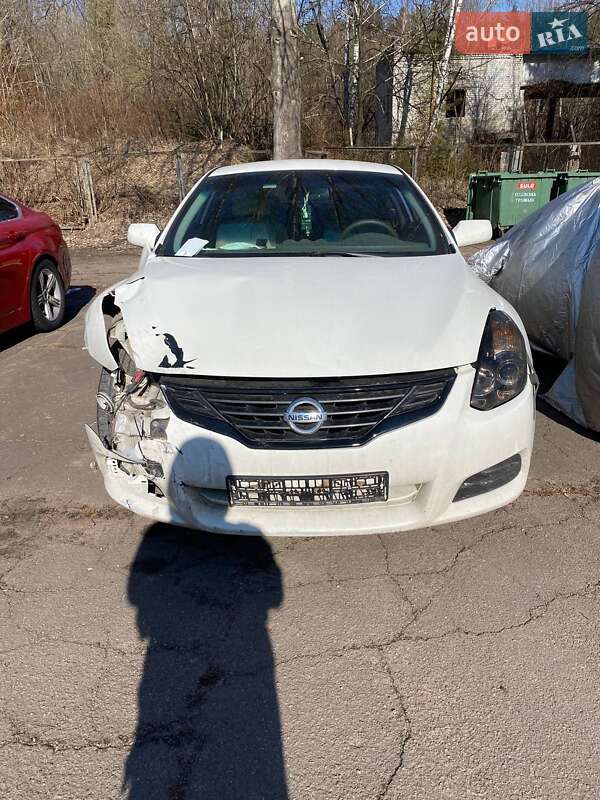 Купе Nissan Altima 2012 в Житомире